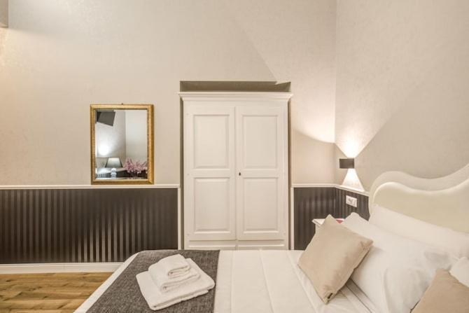 Отель Smart Lux Roma Centro Экстерьер фото