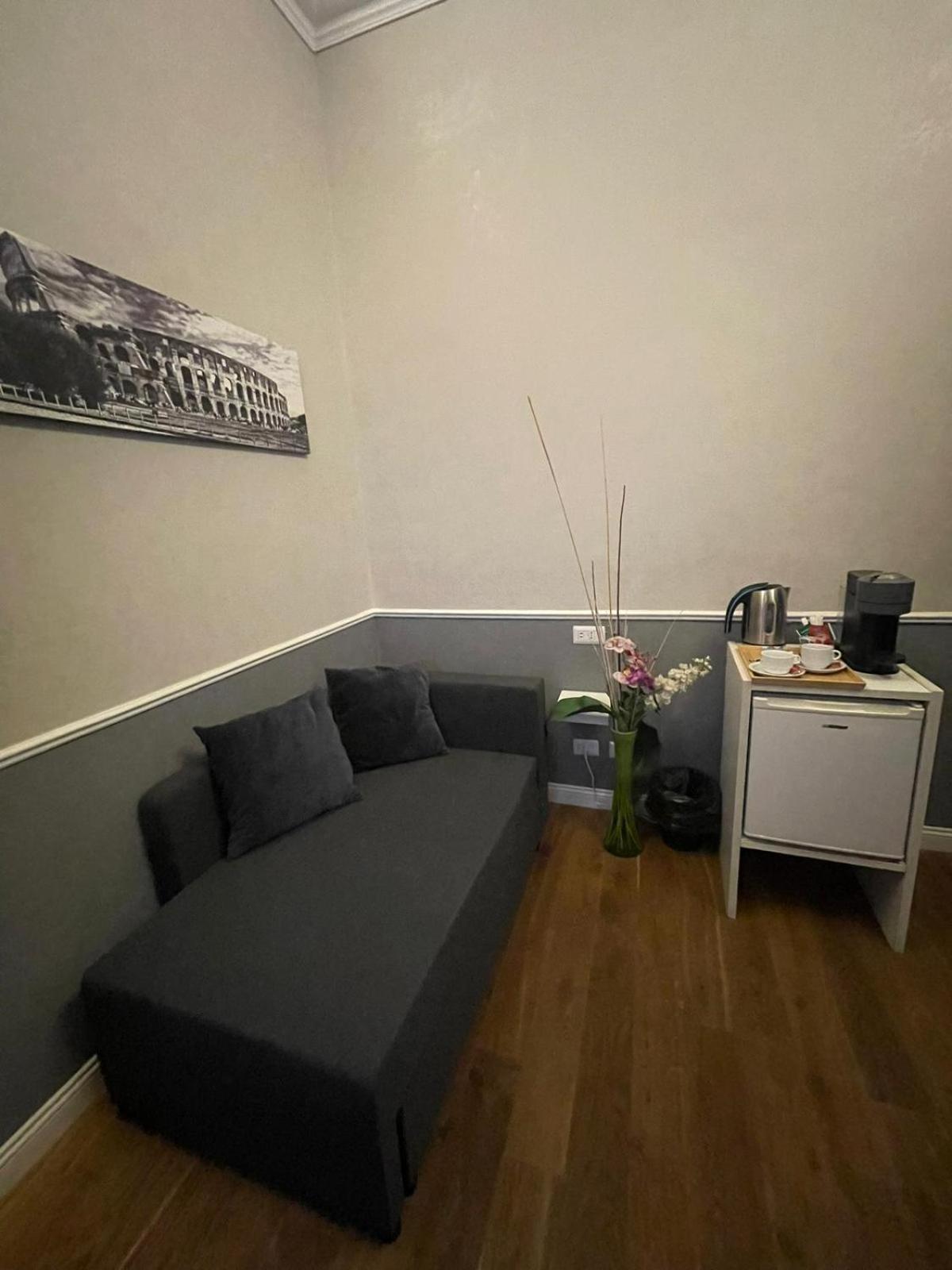 Отель Smart Lux Roma Centro Экстерьер фото