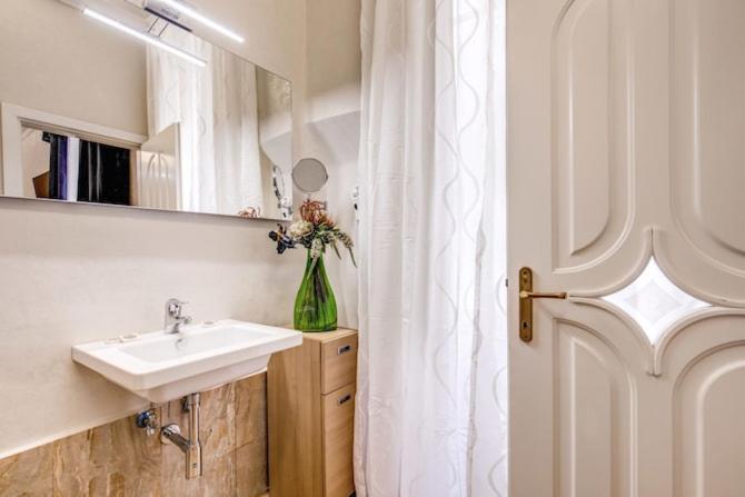 Отель Smart Lux Roma Centro Экстерьер фото